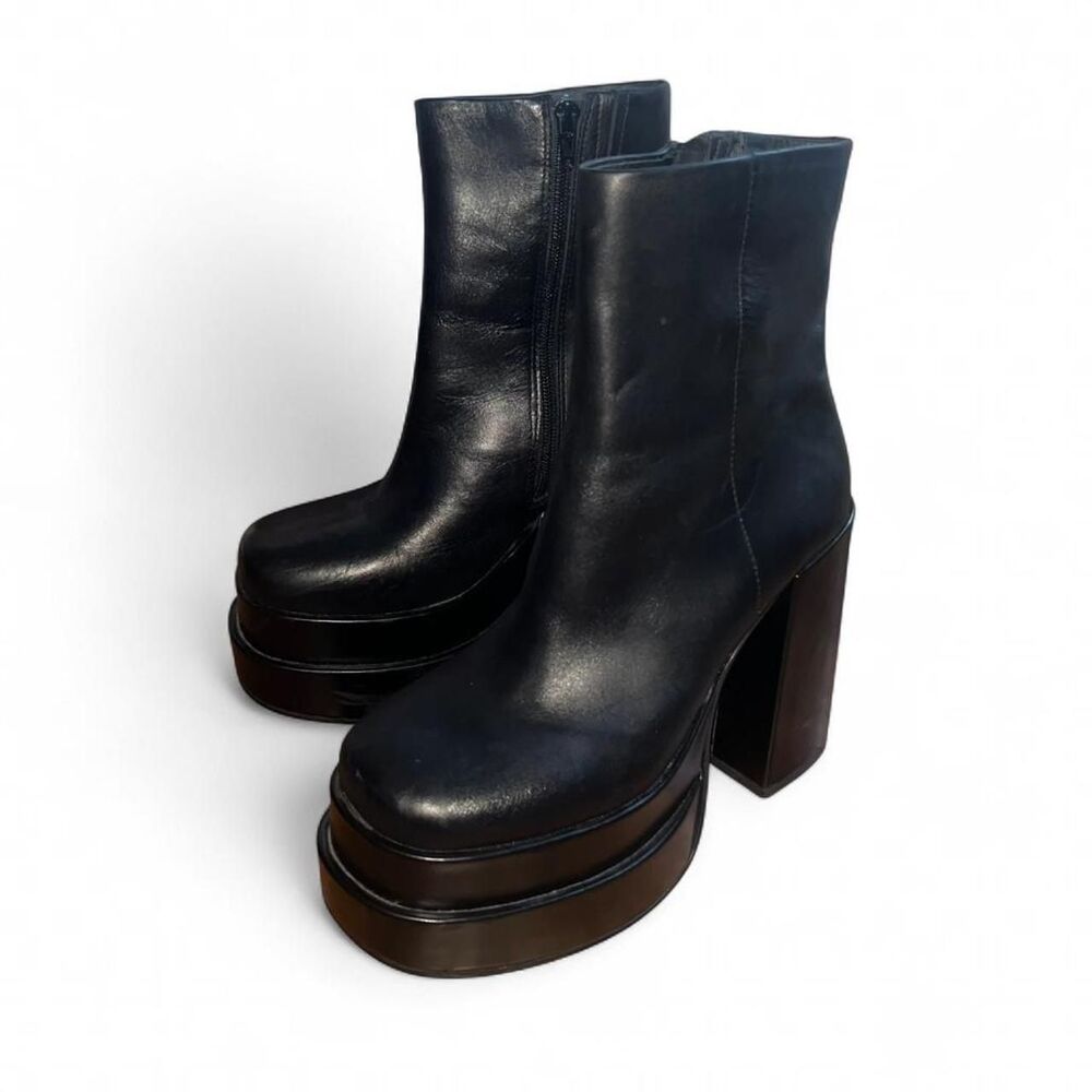 Steve Madden Women's Black Leather Cobra Boots SZ 8